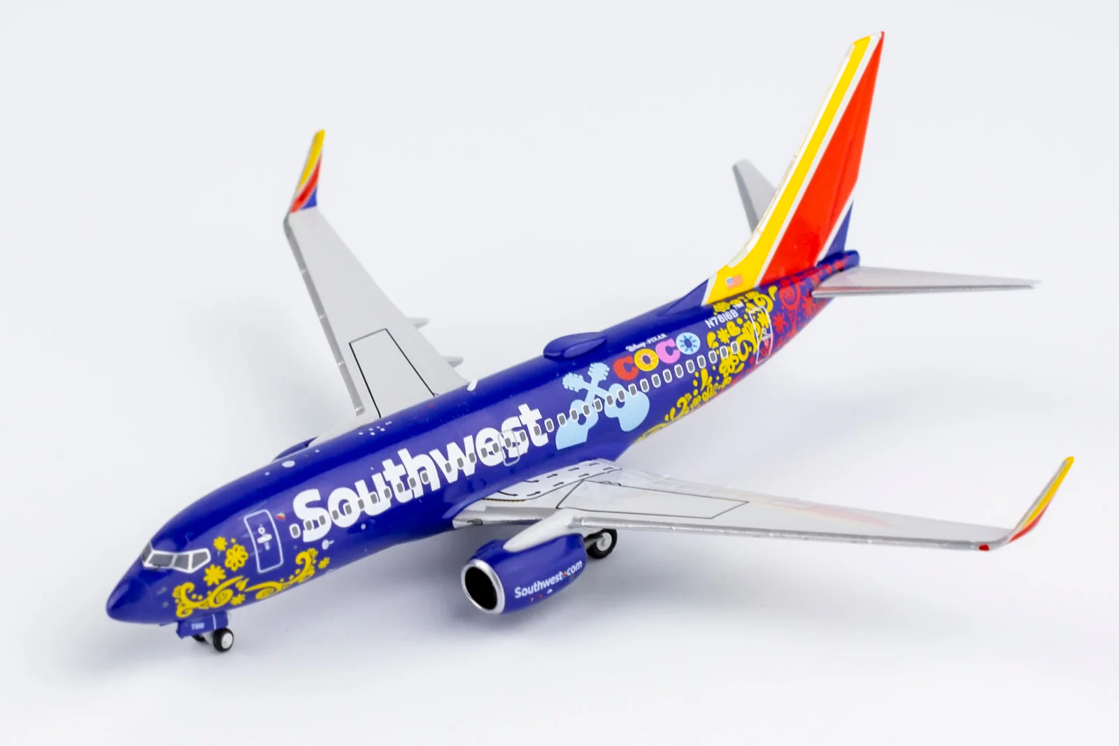 1/400 Southwest Airlines B 737-700 "Pixar Coco" NG Models 77031 - Image 3